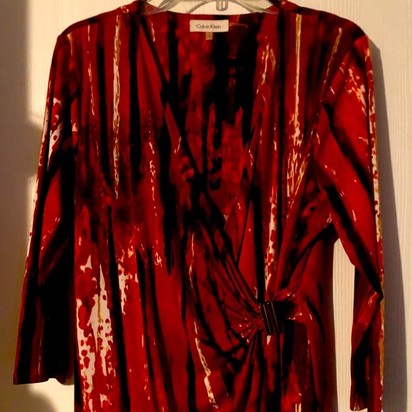 Red top - Picture 1 of 1